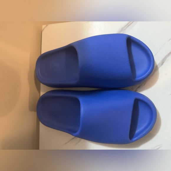 Yeezy slides. Worn 1 time for less than 4 hours. - Picture 2 of 5